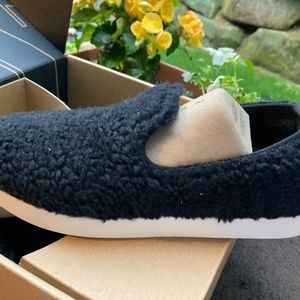 Allbirds wool lounger fluffs